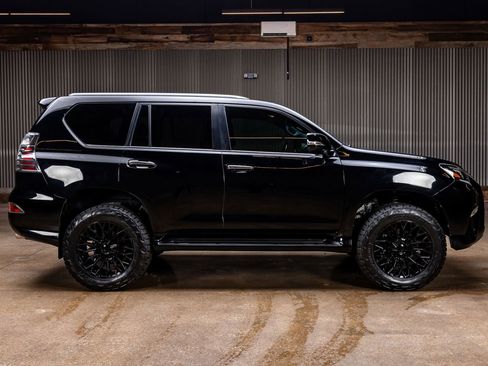 Used 2020 Lexus GX 460 Premium w/ Premium Package image 11