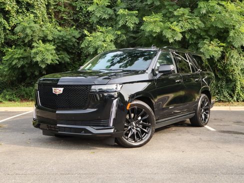 Used 2023 Cadillac Escalade Sport Platinum w/ LPO, ONYX Package AWD/4WD image 2
