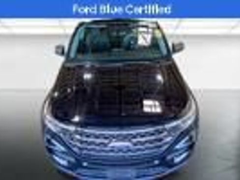 Used 2023 Ford Explorer XLT AWD/4WD image 2