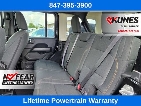 Used 2025 Jeep Wrangler Unlimited Sahara AWD/4WD image 23