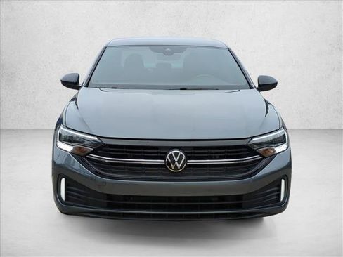 Used 2024 Volkswagen Jetta Sport FWD image 2