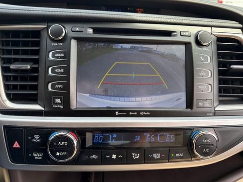 Used 2018 Toyota Highlander Limited image 30