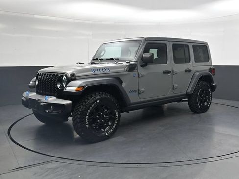 Used 2023 Jeep Wrangler Unlimited w/ Sun & Screen Package AWD/4WD image 9