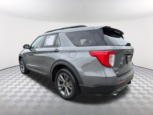Used 2023 Ford Explorer XLT w/ Equipment Group 202A image 7