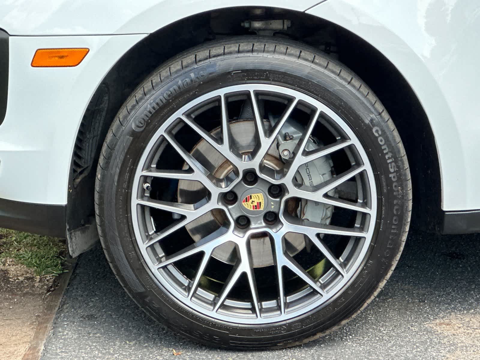 Certified 2021 Porsche Macan S AWD/4WD image 31
