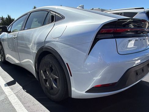 Used 2023 Toyota Prius LE AWD/4WD image 3