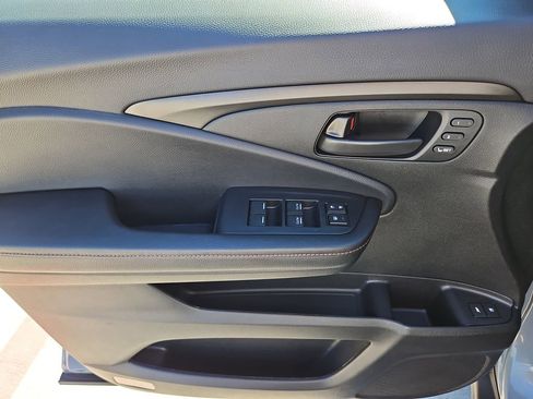 Certified 2025 Honda Passport TrailSport image 16