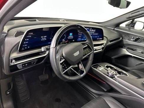 Used 2024 Cadillac Lyriq Luxury image 13