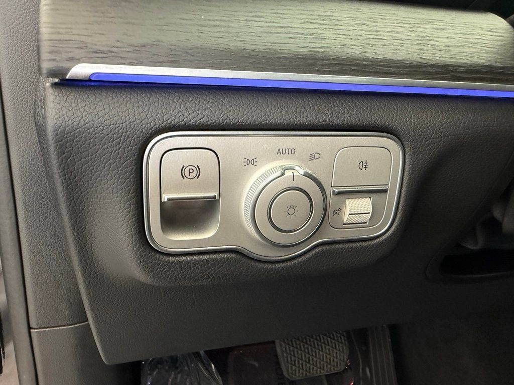 Used 2025 Mercedes-Benz GLE 350 4MATIC image 43