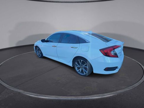 Used 2019 Honda Civic Touring image 6