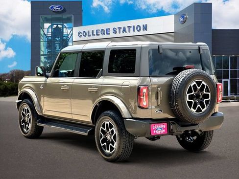 Used 2025 Ford Bronco Outer Banks AWD/4WD image 4