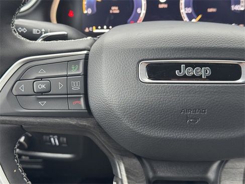 New 2025 Jeep Grand Cherokee Limited image 19