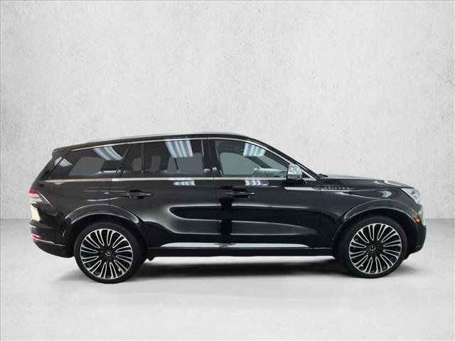Used 2022 Lincoln Aviator Black Label w/ Class IV Trailer Tow Package AWD/4WD image 4