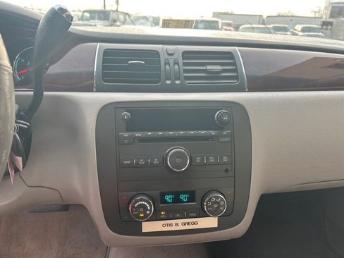 Used 2009 Buick Lucerne CXL image 14