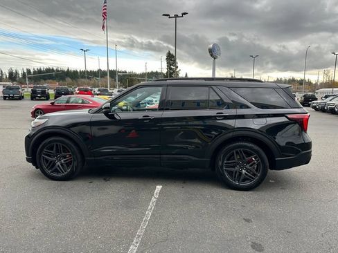 Used 2025 Ford Explorer ST AWD/4WD image 6