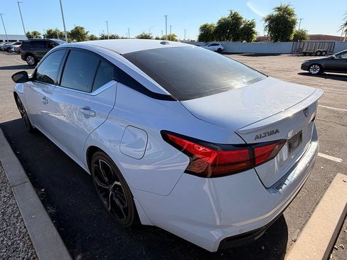 Used 2023 Nissan Altima 2.5 SR FWD image 6