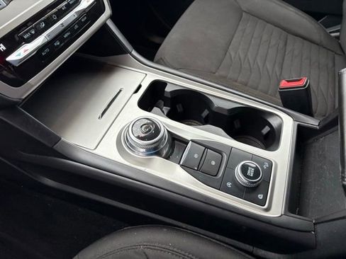 Used 2021 Ford Explorer XLT image 22