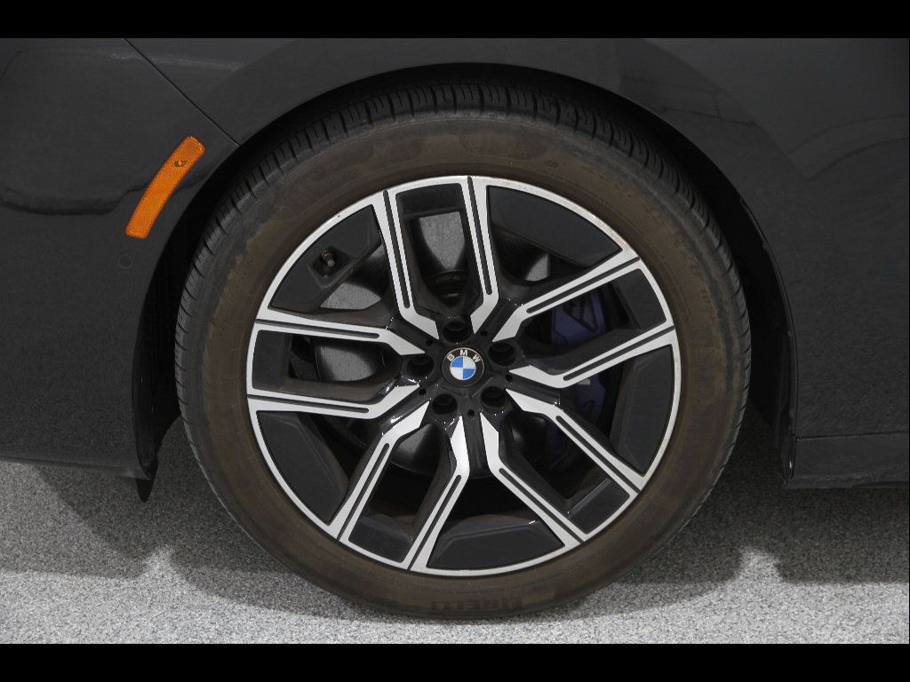 Used 2024 BMW 760i xDrive AWD/4WD image 22