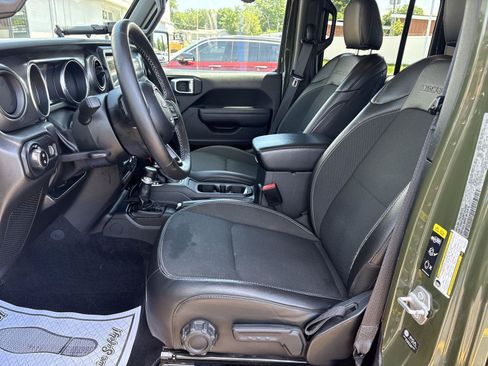 Used 2023 Jeep Gladiator Sport AWD/4WD image 9