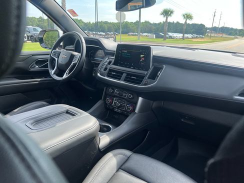 Used 2024 Chevrolet Tahoe LT w/ Luxury Package RWD image 15