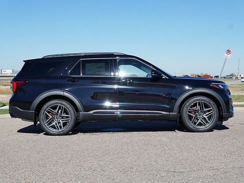 New 2025 Ford Explorer ST image 6