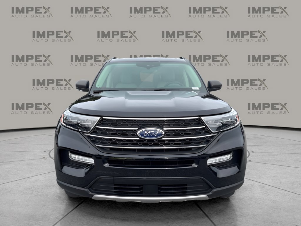 Used 2023 Ford Explorer XLT w/ Equipment Group 202A AWD/4WD image 8