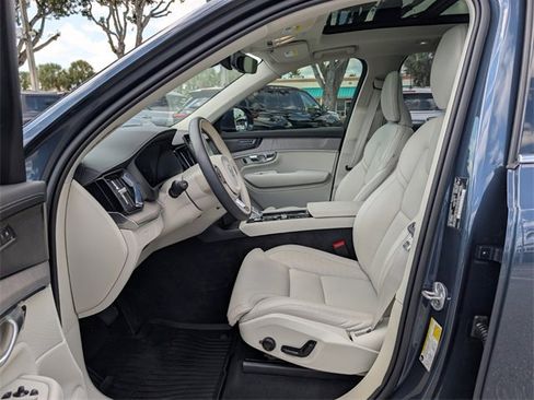 Used 2025 Volvo XC90 B6 Ultra w/ Protection Package Premier image 10
