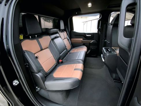 Certified 2022 Chevrolet Silverado 1500 High Country w/ Safety Package II image 19