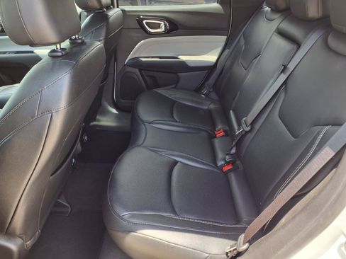 Used 2025 Jeep Compass Limited AWD/4WD image 10