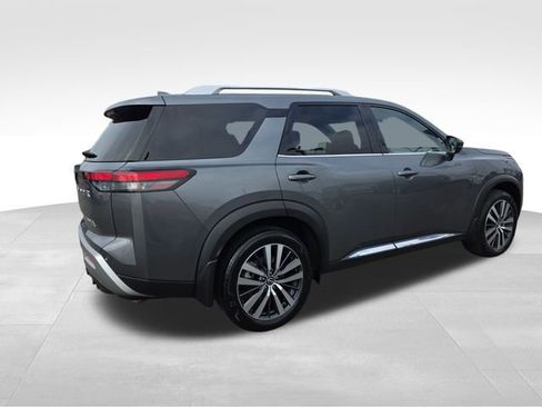 Used 2022 Nissan Pathfinder Platinum w/ Cargo Package image 7
