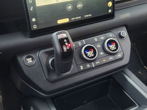 Certified 2025 Land Rover Defender 90 S image 25