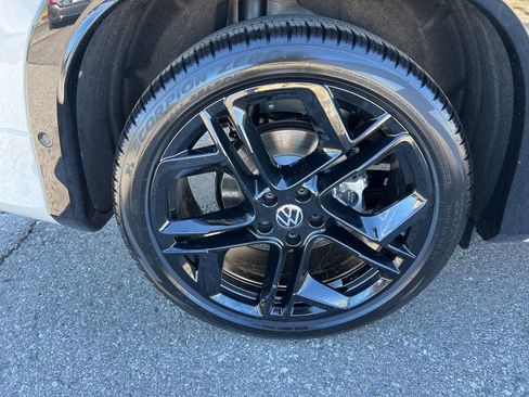 New 2026 Volkswagen Tiguan SE R-Line image 7