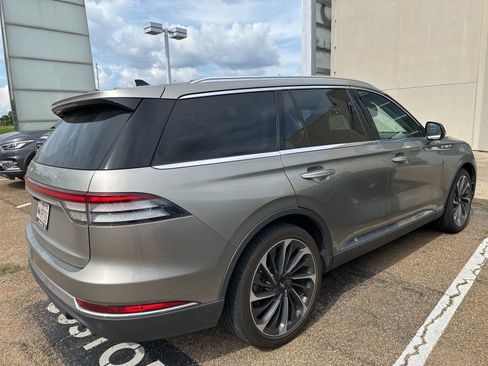 Used 2023 Lincoln Aviator Reserve w/ Equipment Group 201A RWD image 5