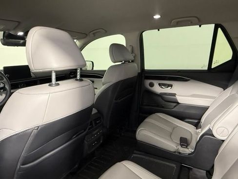 Used 2024 Honda Pilot EX-L image 39