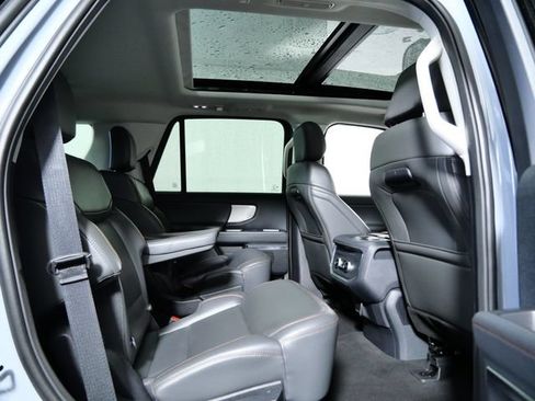 Certified 2025 Ford Expedition Active AWD/4WD image 12
