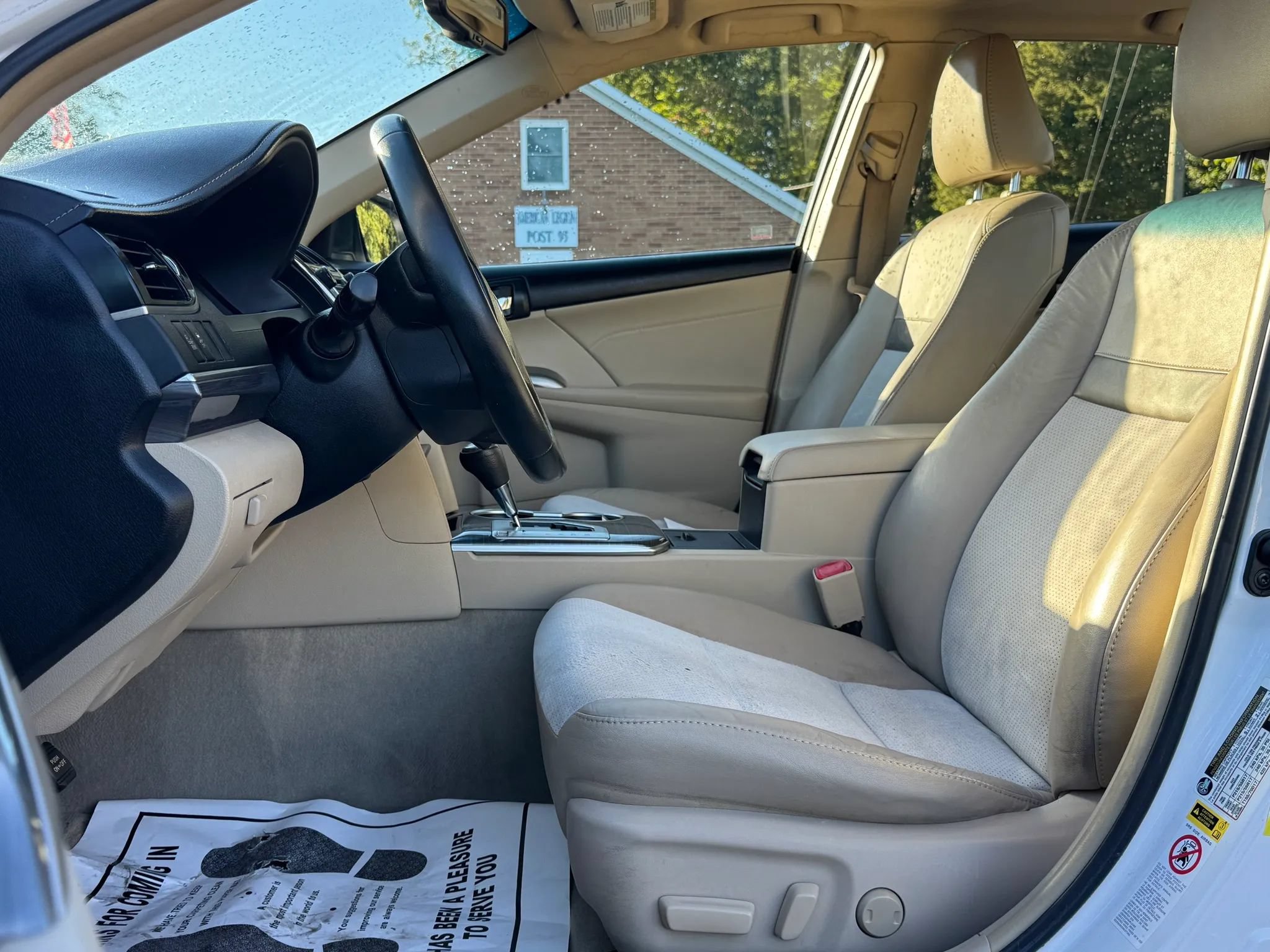 Used 2014 Toyota Camry XLE w/ Leather Package FWD image 13