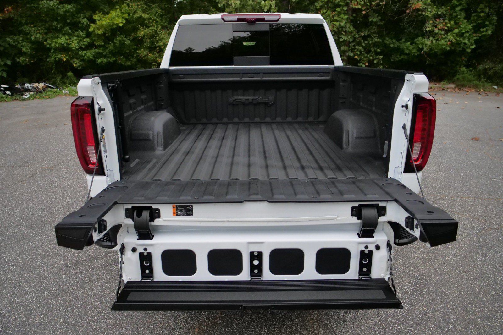 Used 2024 GMC Sierra 1500 AT4 w/ Technology Package AWD/4WD image 43