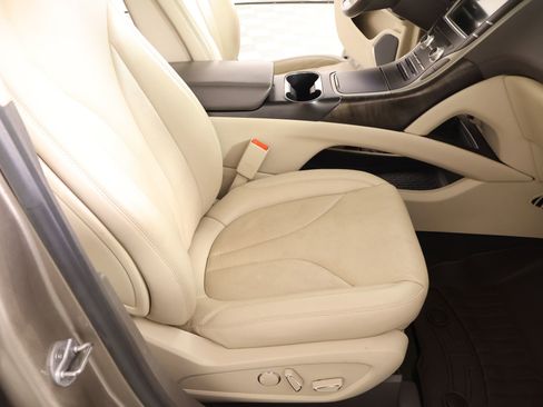 Used 2019 Lincoln Nautilus Reserve image 13