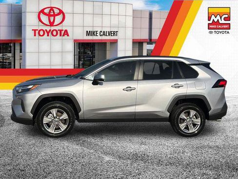 Certified 2025 Toyota RAV4 LE AWD/4WD image 2