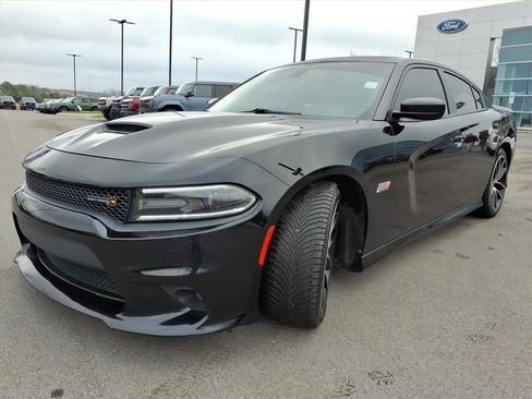 Used 2018 Dodge Charger R/T Scat Pack image 7