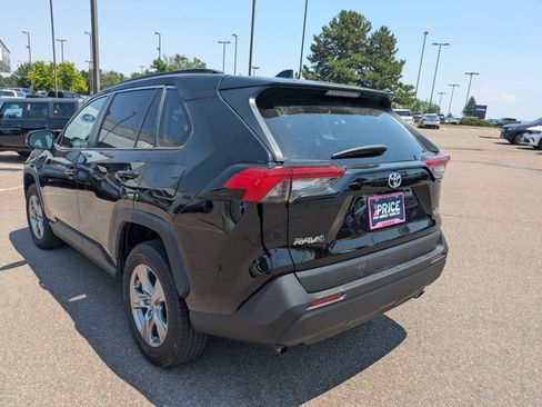 Used 2025 Toyota RAV4 XLE AWD/4WD image 8