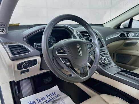 Used 2020 Lincoln MKZ Reserve w/ Luxury Package FWD image 9