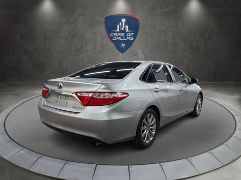 Used 2016 Toyota Camry XLE w/ Moonroof Package FWD image 5