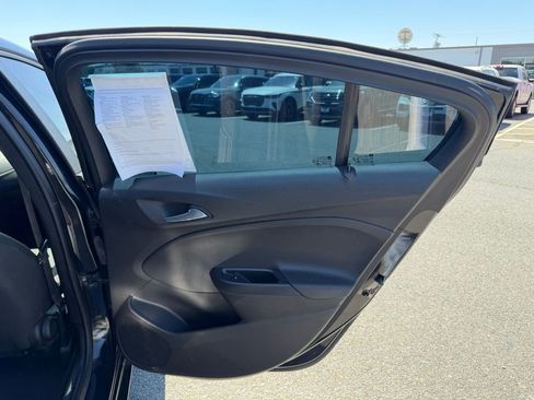 Used 2018 Chevrolet Cruze LS FWD image 30