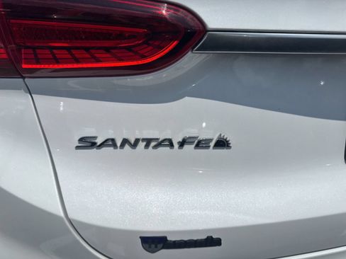 Used 2020 Hyundai Santa Fe SEL w/ Convenience + Premium Package FWD image 10