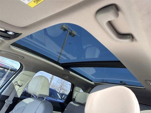 Used 2023 Kia Sorento SX image 16