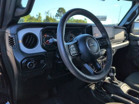 Used 2024 Jeep Wrangler Unlimited Sport AWD/4WD image 32