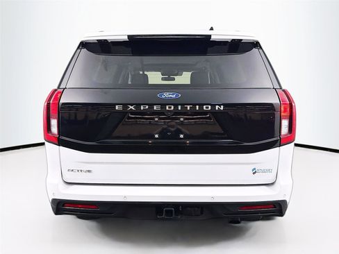 Used 2025 Ford Expedition Active AWD/4WD image 6