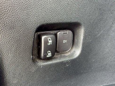 Used 2019 Ford Edge Titanium w/ Cold Weather Package FWD image 17