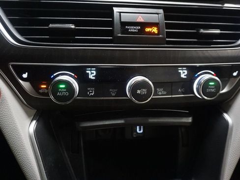 Used 2018 Honda Accord EX-L image 12